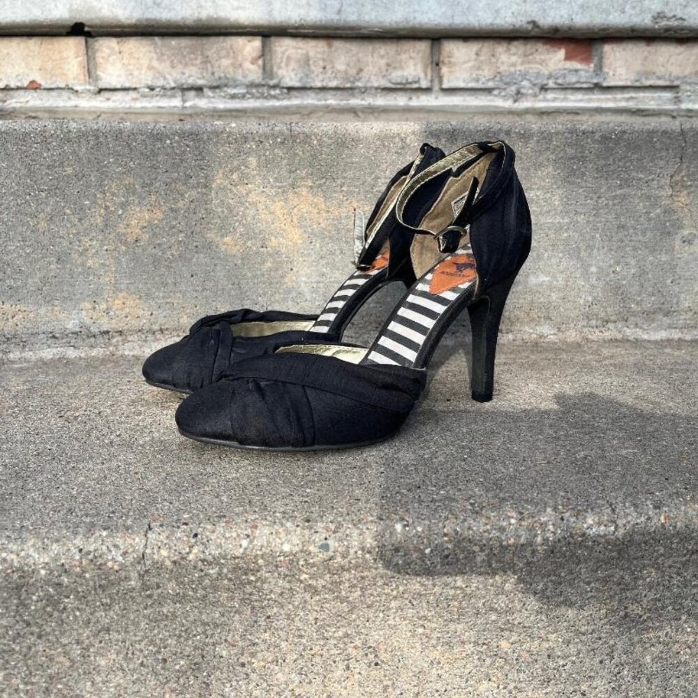 Black Rocket Dog Heels